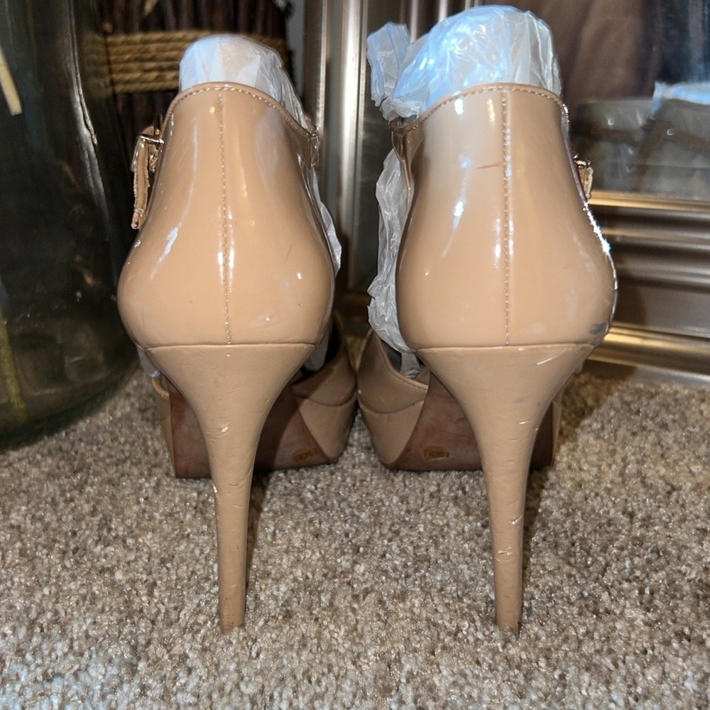 Jessica Simpson nude patent leather high heels dress shoes 4.75” heel height 8.5 - Picture 3 of 12